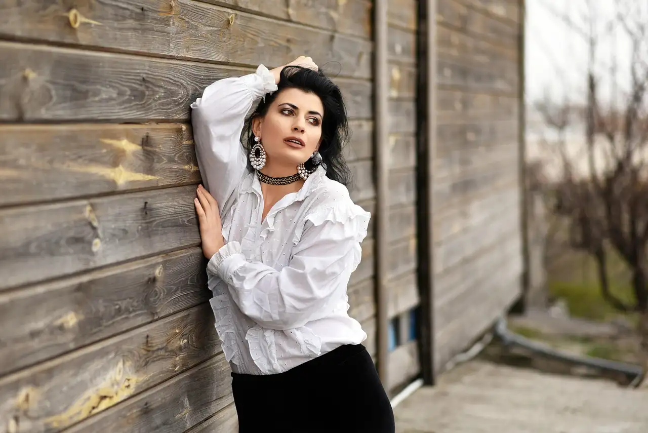 Blouse Femme : Collection Tendance et Chic pour Toutes