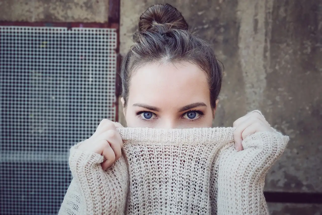 La robe pull : l’incontournable polyvalent pour un hiver stylé.